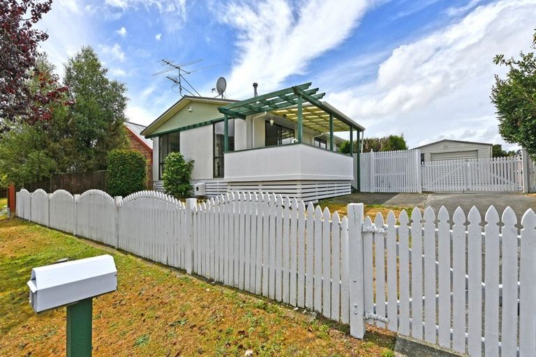 Photo of property in 10 Memphis Grove, Totara Park, Upper Hutt, 5018