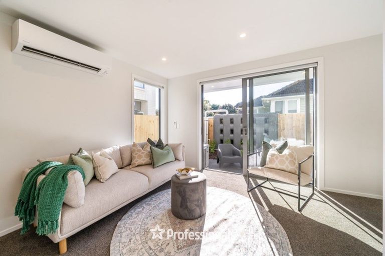 Photo of property in 31-33 Chapman Crescent, Naenae, Lower Hutt, 5011