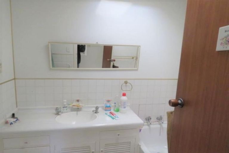 Photo of property in 2/13 Fillis Street, New Plymouth, 4310