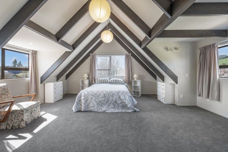 Photo of property in 2 Gibbs Place, Kinloch, Taupo, 3377