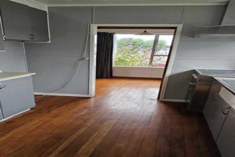 Photo of property in 5 Nan Place, Pakuranga Heights, Auckland, 2010