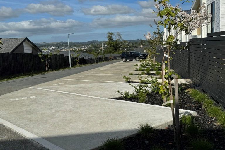 Photo of property in 10 Balthazar Road, Kumeu, 0810