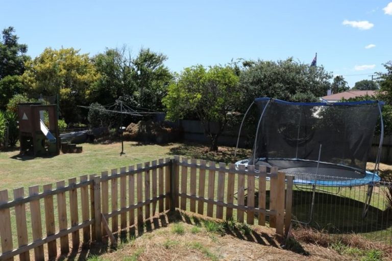 Photo of property in 325 Hazelmere Crescent, Te Awamutu, 3800