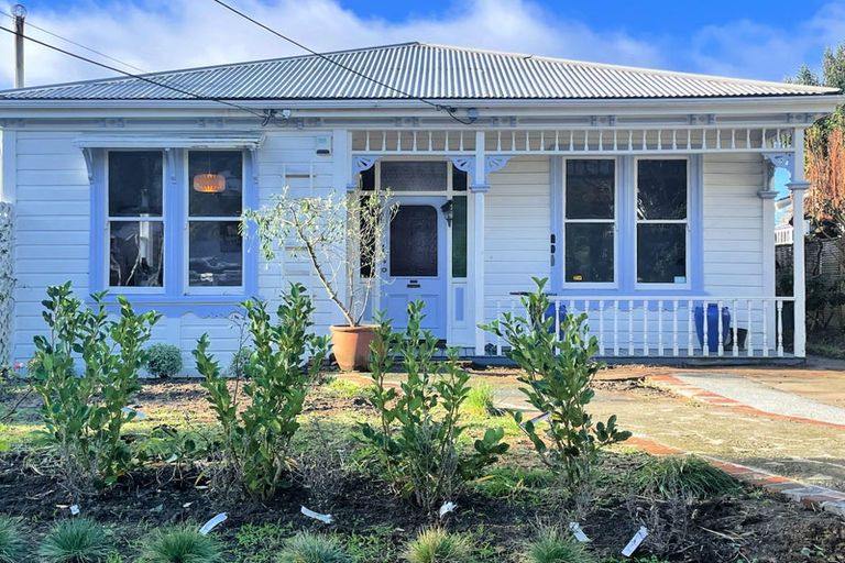 Photo of property in 76 Nottingham Street, Karori, Wellington, 6012
