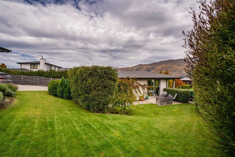 Photo of property in 3 Clearview Street, Wanaka, 9305