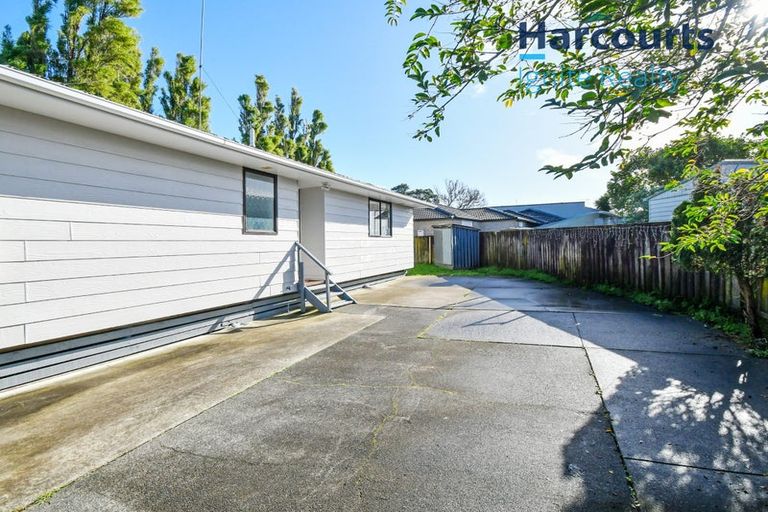 Photo of property in 1/17 Secretariat Place, Randwick Park, Auckland, 2105