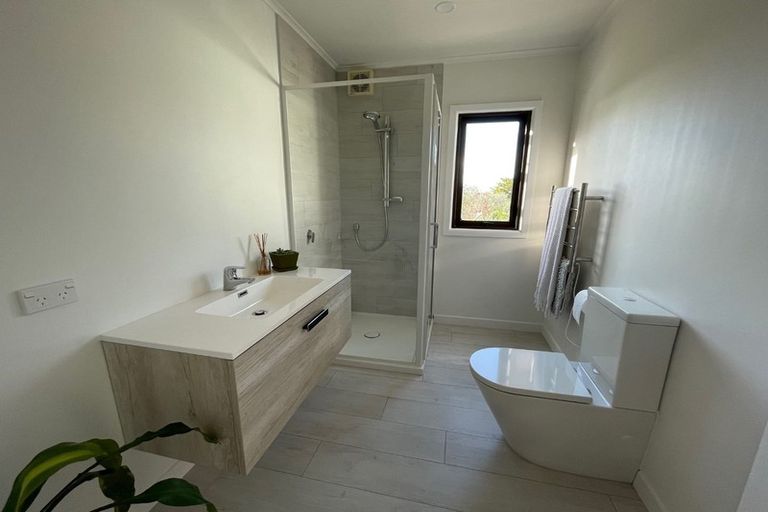 Photo of property in 1b Verbena Road, Birkdale, Auckland, 0626