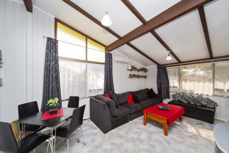 Photo of property in 28 Record Street, Fitzroy, New Plymouth, 4312