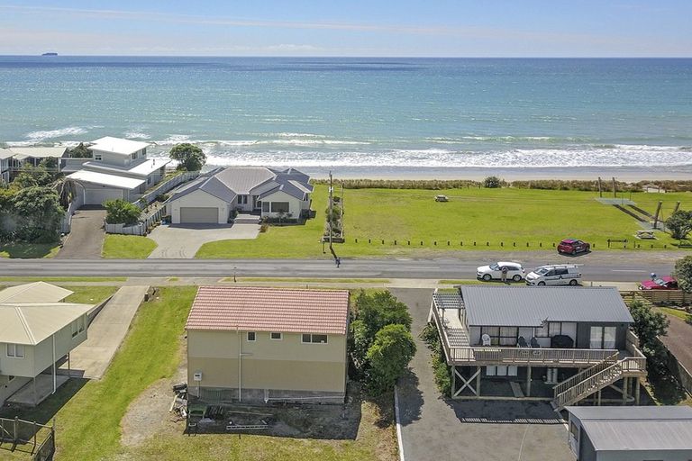 Photo of property in 142 Pukehina Parade, Pukehina, Te Puke, 3189