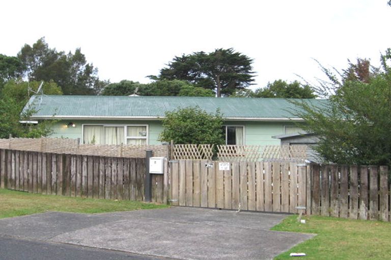 Photo of property in 3 Woodhouse Place, West Harbour, Auckland, 0618