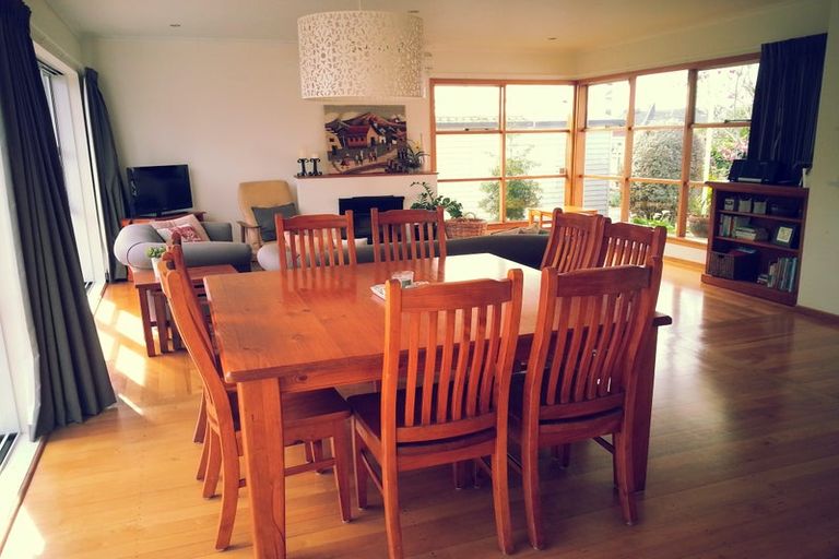 Photo of property in 10 Rimu Road, Mangere Bridge, Auckland, 2022