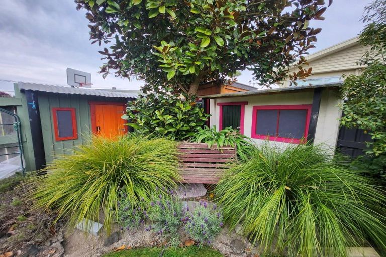 Photo of property in 6 Kenilworth Road, Oamaru North, Oamaru, 9400