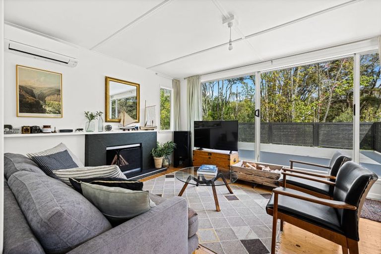 Photo of property in 1060 Sandspit Road, Sandspit, Warkworth, 0982