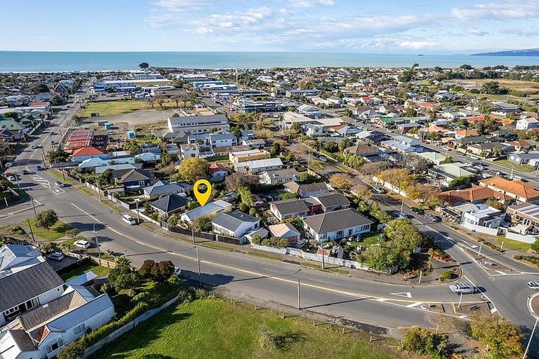 Photo of property in 131 Hawke Street, New Brighton, Christchurch, 8083