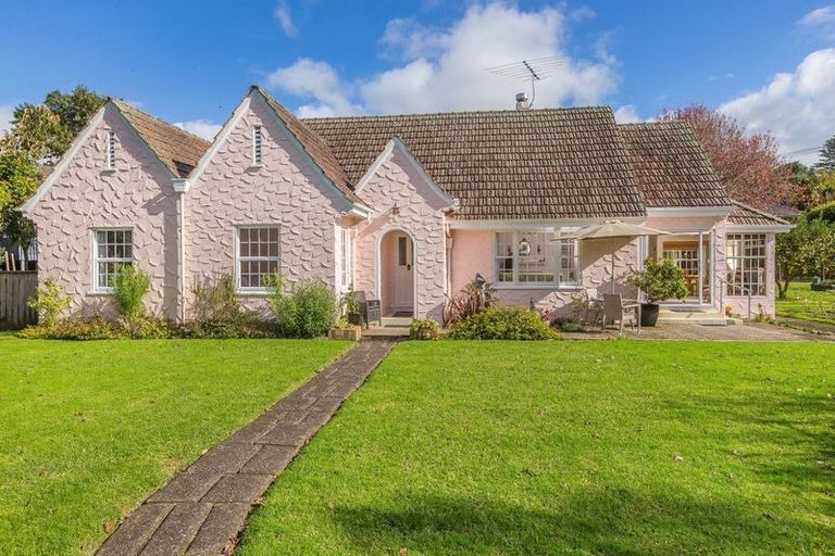 Photo of property in 40 Matai Road, Greenlane, Auckland, 1051