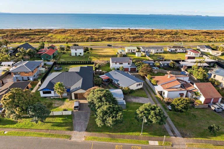 Photo of property in 195 Dickson Road, Papamoa Beach, Papamoa, 3118