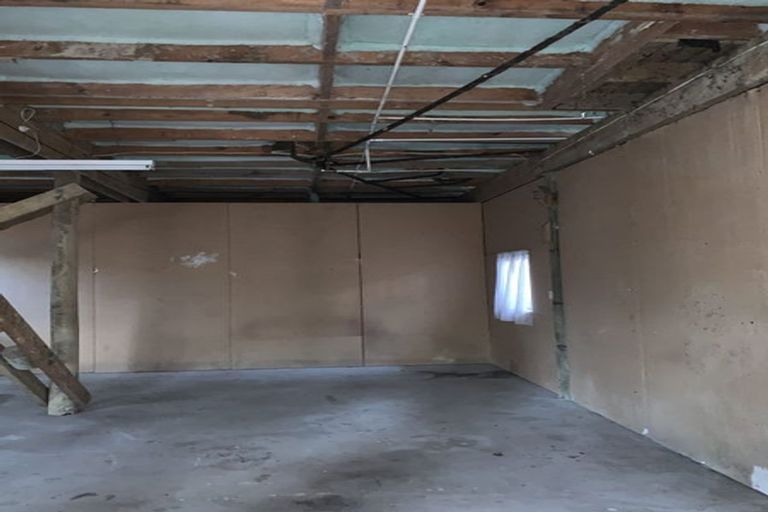 Photo of property in 35 Autumn Avenue, Glen Eden, Auckland, 0602