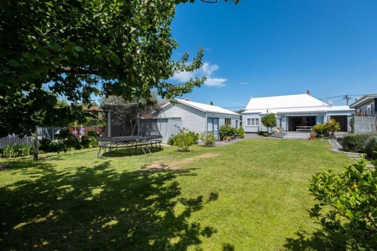 Photo of property in 12 Meeanee Quay, Westshore, Napier, 4110