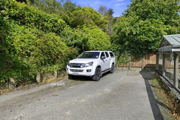 Photo of property in 2/5 Taunton Way, Pinehaven, Upper Hutt, 5019