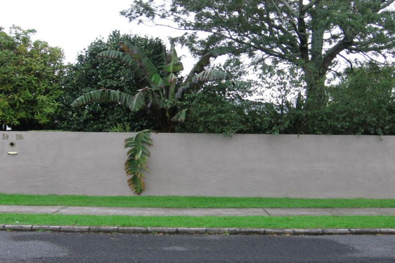 Photo of property in 19 Swan Crescent, Pakuranga, Auckland, 2010
