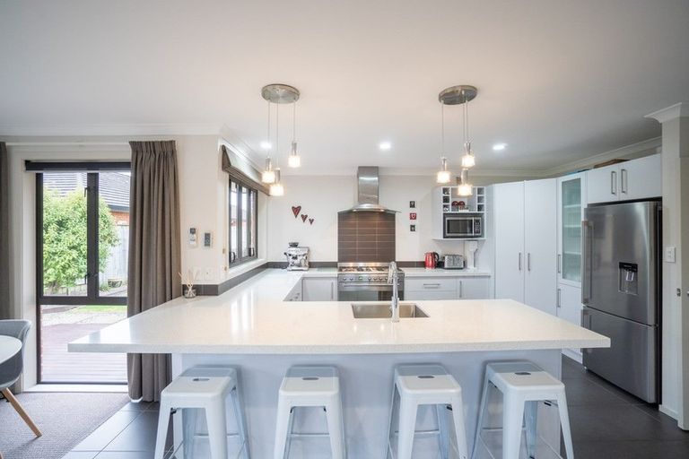 Photo of property in 4 Manhattan Court, Kelvin Grove, Palmerston North, 4414