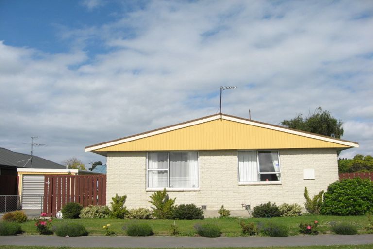 Photo of property in 2 Hurst Place, Parklands, Christchurch, 8083