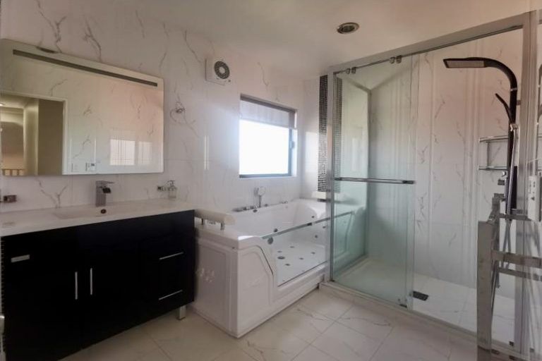 Photo of property in 1/4 Dromora Close, Dannemora, Auckland, 2016