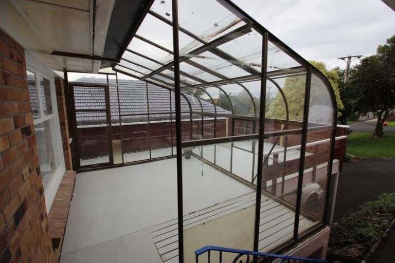 Photo of property in 122 Flanshaw Road, Te Atatu South, Auckland, 0610