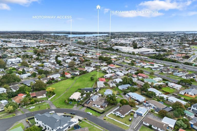 Photo of property in 13 Melleray Place, Randwick Park, Auckland, 2105
