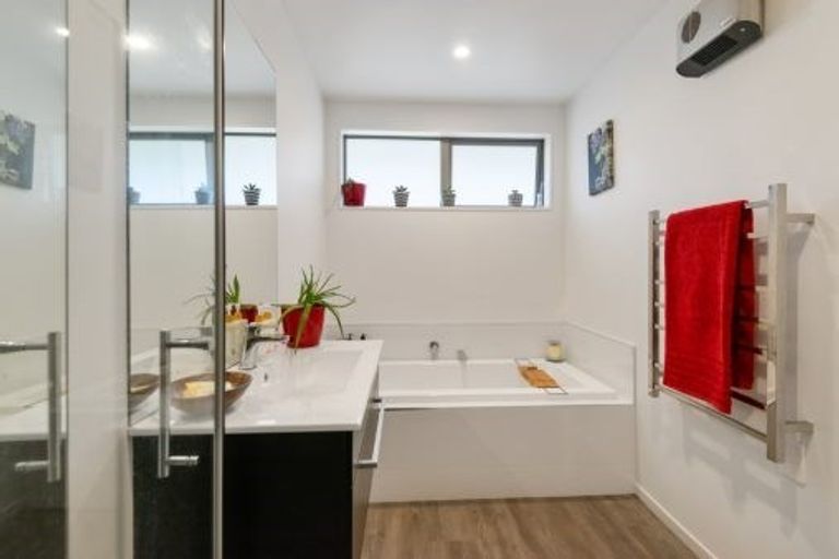 Photo of property in 94 Ravensdale Rise, Westmorland, Christchurch, 8025