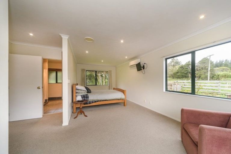 Photo of property in 274 Turitea Road, Turitea, Palmerston North, 4472