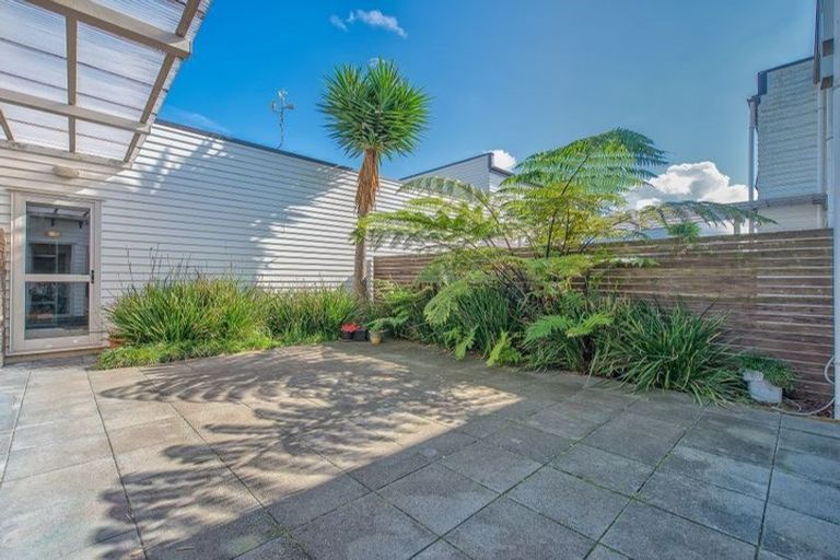 Photo of property in 24 Zabeel Crescent, Takanini, 2112