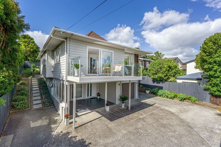 Photo of property in 2/40 Beulah Avenue, Rothesay Bay, Auckland, 0630