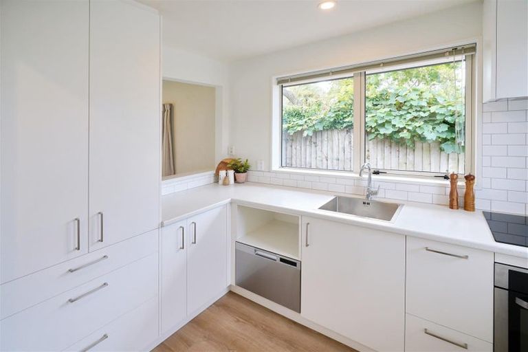 Photo of property in 107 Conway Street, Mayfair, Hastings, 4122