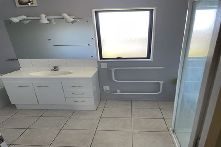 Photo of property in 15a Rishworth Avenue, Stanmore Bay, Whangaparaoa, 0932