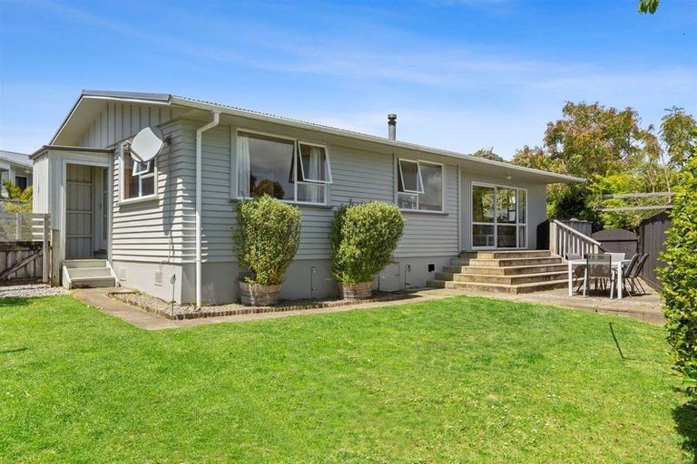 Photo of property in 42 Cumberland Street, Merrilands, New Plymouth, 4312