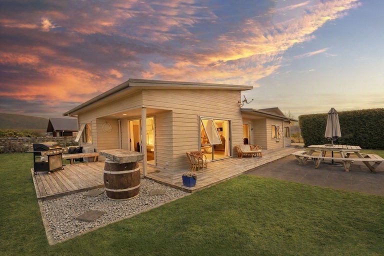 Photo of property in 53 Montgomery Crescent, Kinloch, Taupo, 3377