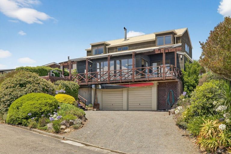 Photo of property in 11 Emerson Crescent, Diamond Harbour,  8971