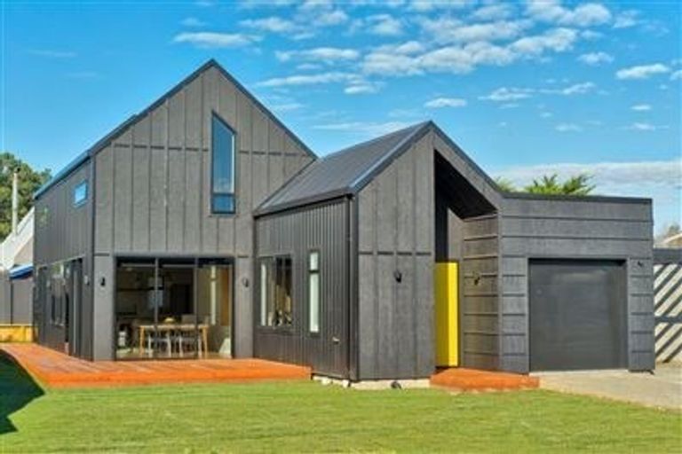 Photo of property in 26 Park Terrace, Waikuku Beach, 7473