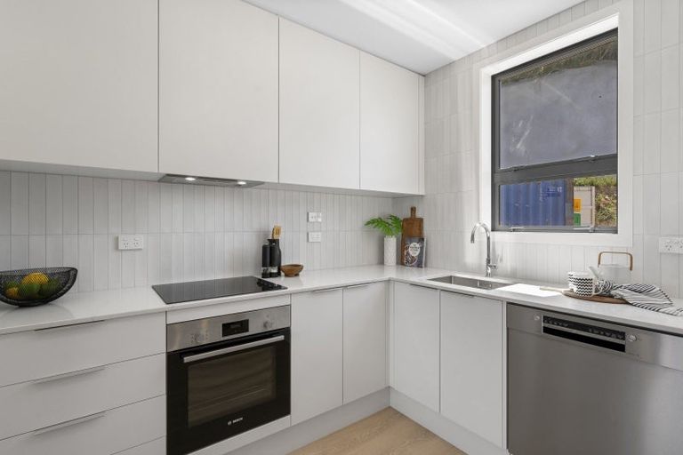 Photo of property in 62 Tiketike Way, Brooklyn, Wellington, 6021