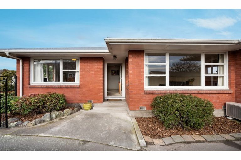 Photo of property in 24 Clipper Place, Redwood, Christchurch, 8051