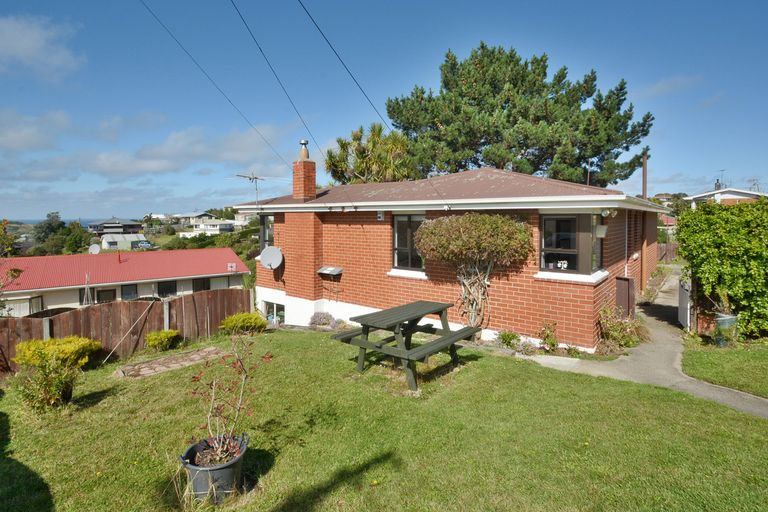 Photo of property in 28 Puketai Street, Andersons Bay, Dunedin, 9013