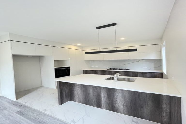 Photo of property in 88b John Downs Drive, Browns Bay, Auckland, 0630