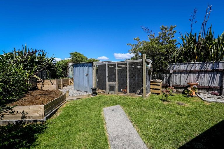 Photo of property in 185 Omata Road, Blagdon, New Plymouth, 4310