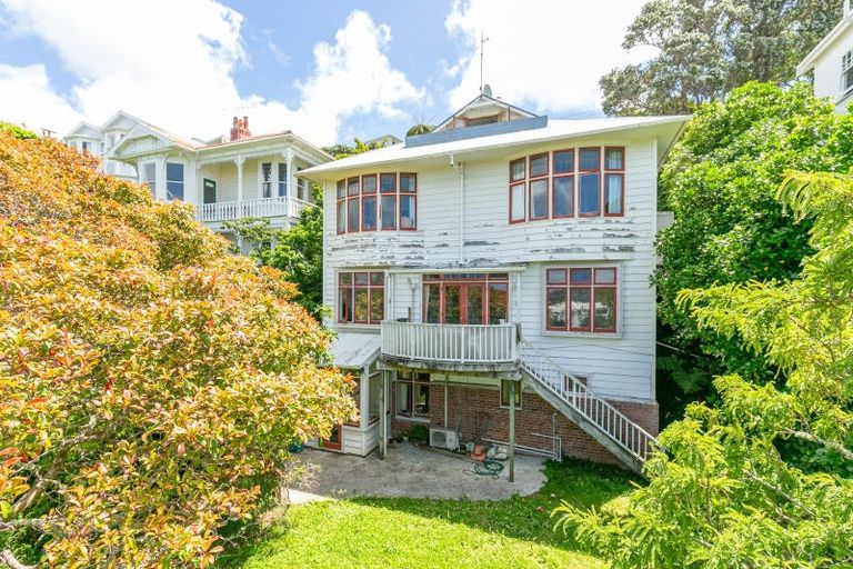 Photo of property in 25 Central Terrace, Kelburn, Wellington, 6012