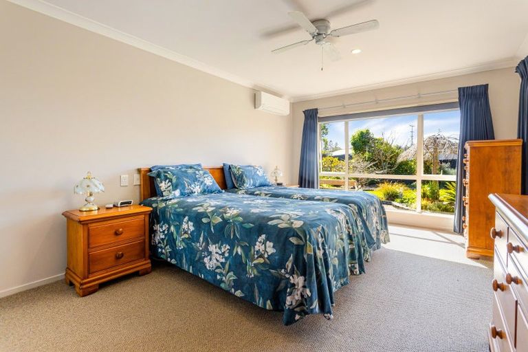 Photo of property in 10 Station Road, Huapai, Kumeu, 0810