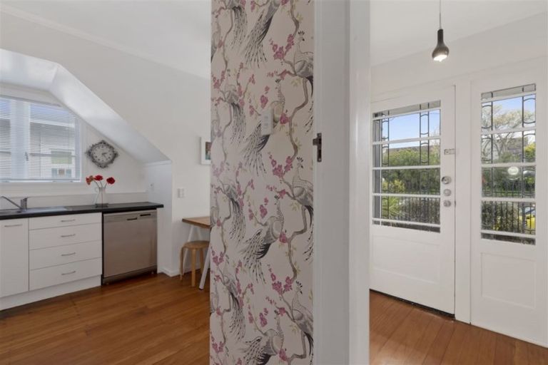 Photo of property in 1/12a Church Street, Devonport, Auckland, 0624