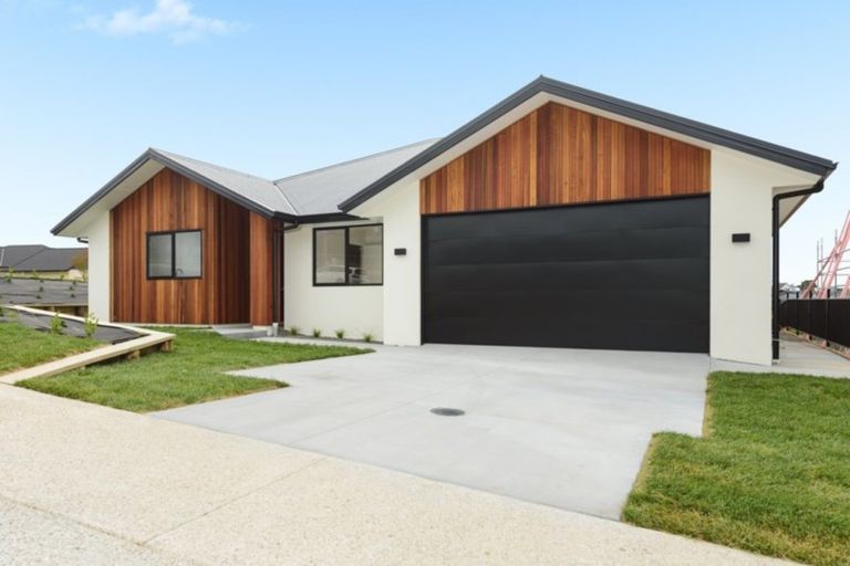 Photo of property in 4 Manotini Way, Pyes Pa, Tauranga, 3112
