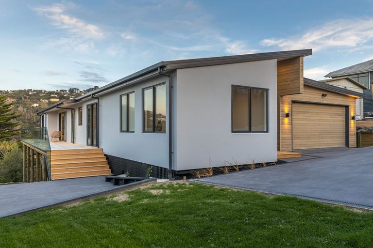 Photo of property in 63 Moncks Spur Road, Redcliffs, Christchurch, 8081