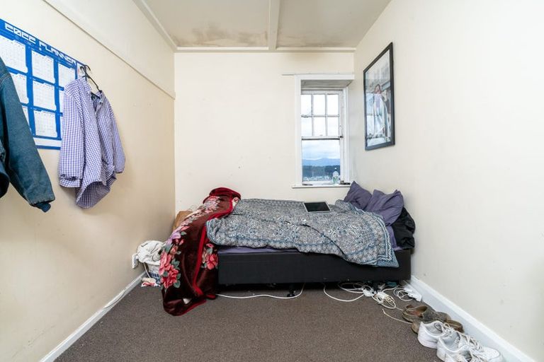 Photo of property in 76a Kelburn Parade, Kelburn, Wellington, 6012